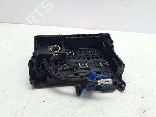 Used Fuse box Fuse box 37537563 37537563