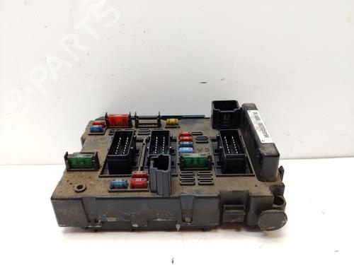 Caja reles / fusibles Caja reles / fusibles 33038612 33038612