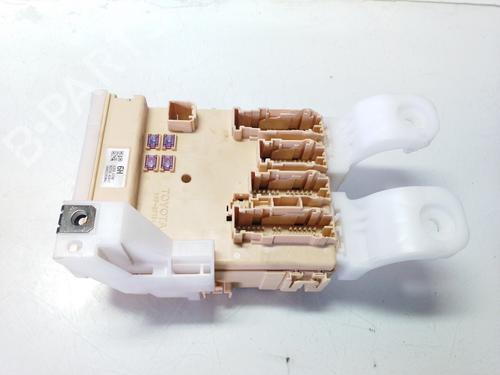 Used Fuse box Fuse box 10150788 10150788