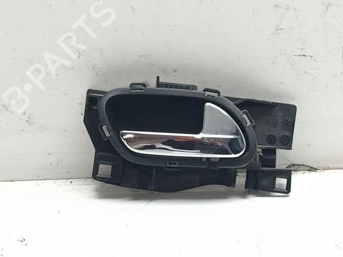 Used Front right interior door handle Front right interior door handle PEUGEOT 5008 (0U_, 0E_) 1.6 BlueHDi 120 (120 hp) 33705784 33705784