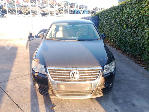 Left headlight VW PASSAT B6 (3C2) 2.0 TDI | BP31292870C28