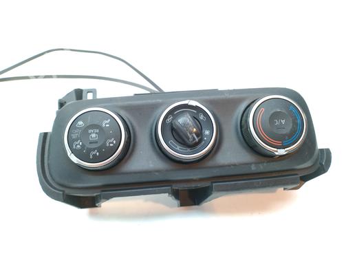 Climate control TOYOTA YARIS (_P13_) 1.5 Hybrid (NHP130_, NHP130) | BP16836388I5 