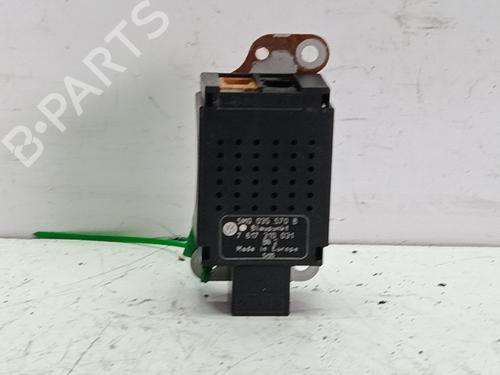 Used Electronic module Electronic module VW GOLF V (1K1) 1.9 TDI (105 hp) 33759297 33759297