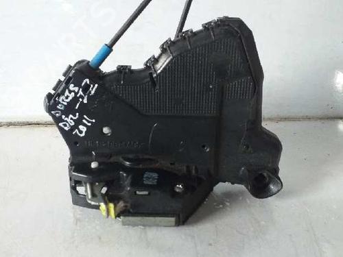 front-left-lock-toyota-auris-_e15_-6904042241-2006-2007-2008-2009-2010-2011-2012-8232063 main image