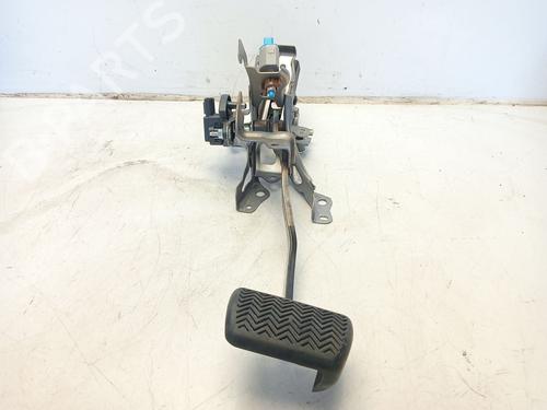 Used Break pedal TOYOTA YARIS (_P13_) [2010-2020]  31190213