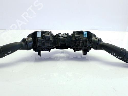 switch-toyota-rav-4-v-_a5_-_h5_-2018-26324789 main image