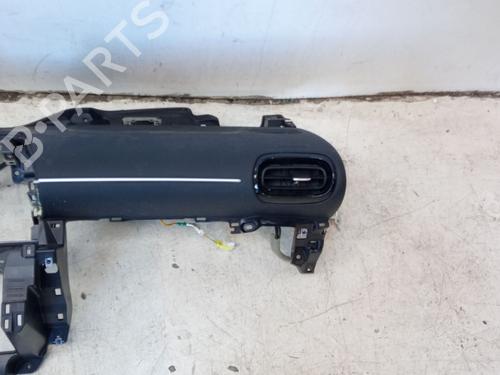 Dashboard TOYOTA YARIS (_P21_, _PA1_, _PH1_) 1.5 Hybrid (MXPH10, MXPH11) | BP31211563C46