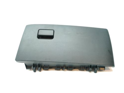Used Glove box TOYOTA YARIS (_P13_) 1.5 Hybrid (NHP130_, NHP130) (101 hp) 11691272