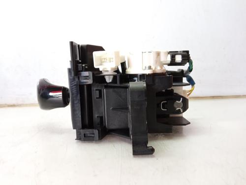 Gear lever TOYOTA AURIS (_E18_) 1.8 Hybrid (ZWE186_, ZWE186R) | BP10188511M90 
