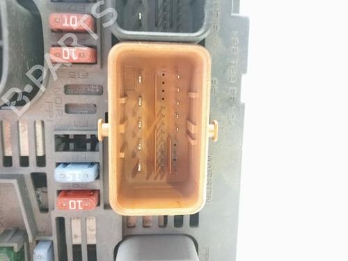 Fuse box PEUGEOT 308 I (4A_, 4C_) | BP30873684E1
