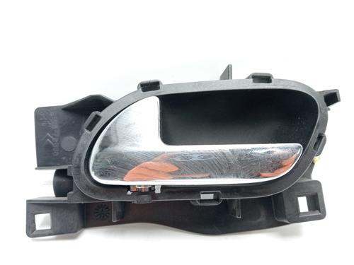 Used Front left interior door handle Front left interior door handle 17534800 17534800