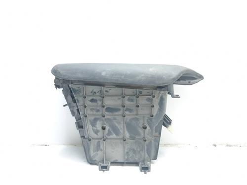 armrest-center-console-toyota-c-hr-_x1_-58812f4010-2016-22188383 main image