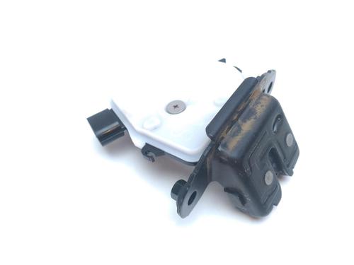 Tailgate lock TOYOTA COROLLA Hatchback (_E21_, _EA1_, _EH1_) 1.8 Hybrid (ZWE211) | BP15962811C101 