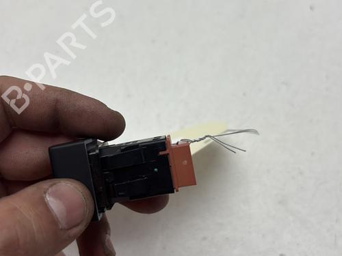 warning-switch-citroen-c4-picasso-ii-2013-31957379 main image