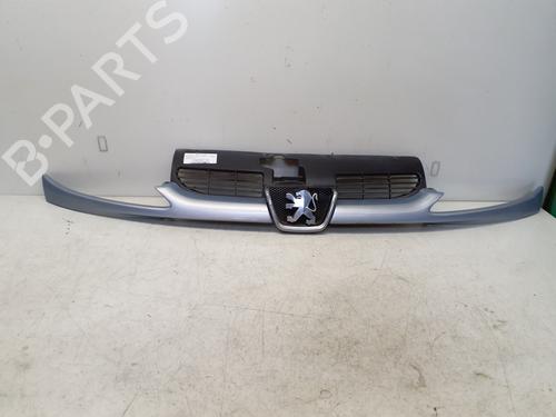 Used Grille PEUGEOT 206 CC (2D) 1.6 16V (2DNFUF, 2DNFUR) (109 hp) 29365600