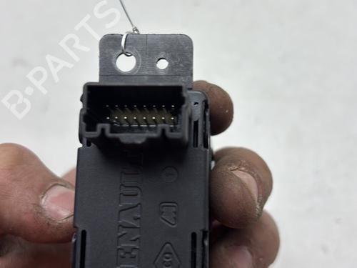 Used Switch Switch RENAULT SCÉNIC IV (J9_) 1.7 Blue dCi 150 (J9A7, J9A8) (150 hp) 30307105 30307105