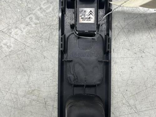 Right front window switch PEUGEOT 3008 I MPV (0U_) 2.0 HDi 150 / BlueHDi 150 | BP29367317I26