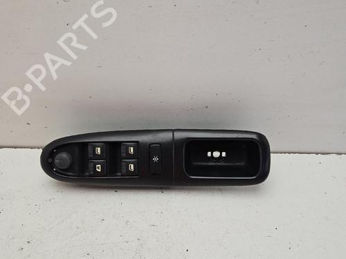 Used Left front window switch Left front window switch PEUGEOT 406 (8B) 2.0 HDI 110 (109 hp) 40127196 40127196