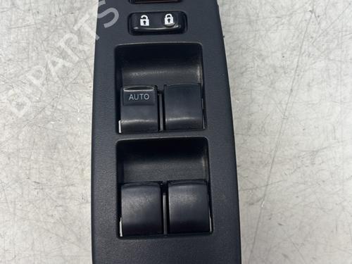 Used Left front window switch TOYOTA AURIS (_E15_) 1.4 D-4D (NDE150_, NDE150R) (90 hp) 29362015