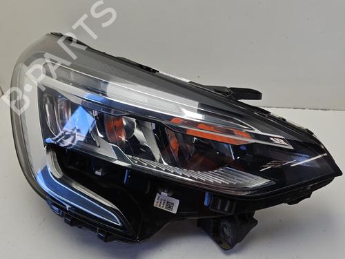 Used Right headlight RENAULT CLIO V (B7_) 1.5 Blue dCi 85 (B7AG) (86 hp) 32506809