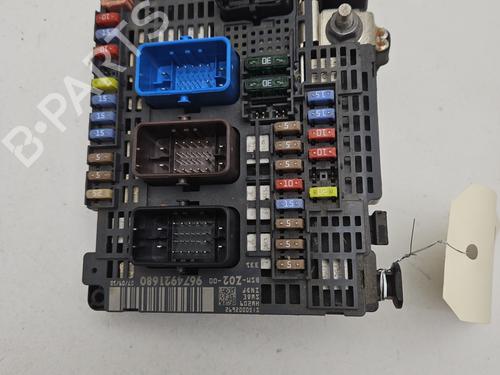 Used Fuse box CITROËN C4 II (NC_) 1.6 HDi 115 (114 hp) 30648923