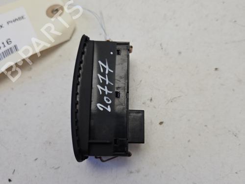 warning-switch-audi-a1-sportback-8xa-8xf-2011-2012-2013-2014-2015-2016-2017-2018-2019-33569602 main image