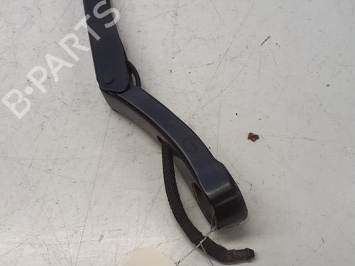 Front windshield wiper arm PEUGEOT 5008 II (MC_, MJ_, MR_, M4_) 1.5 BlueHDi 130 (MCYHZJ, MCYHZR, MCYHZX) | BP29363881C143 
