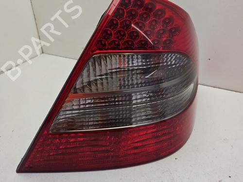 Used Right taillight Right taillight MERCEDES-BENZ E-CLASS (W211) E 320 CDI (211.022) (224 hp) 33233373 33233373