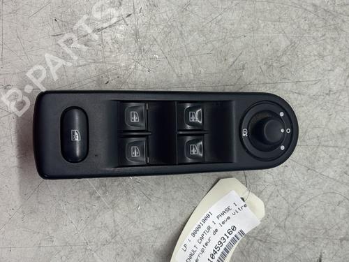 Used Left front window switch RENAULT CAPTUR I (J5_, H5_) 1.5 dCi 90 (J5N4, J5M5, J5MW, J5M6, J5AL, J5AJ) (90 hp) 29368212