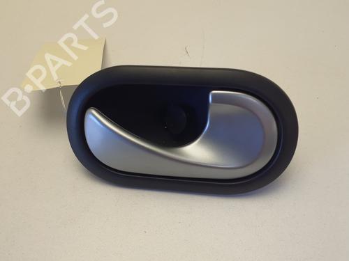 Højre bagtil invendig håndtag RENAULT CLIO III (BR0/1, CR0/1) 1.5 dCi (C/BR0G, C/BR1G) (68 hp) 31957198