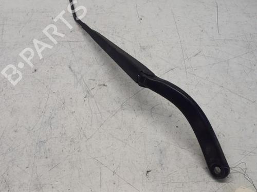 Used Front windshield wiper arm Front windshield wiper arm RENAULT TWINGO III (BCM_, BCA_) 0.9 TCe 90 (BCM9, BCM2) (90 hp) 29370051 29370051