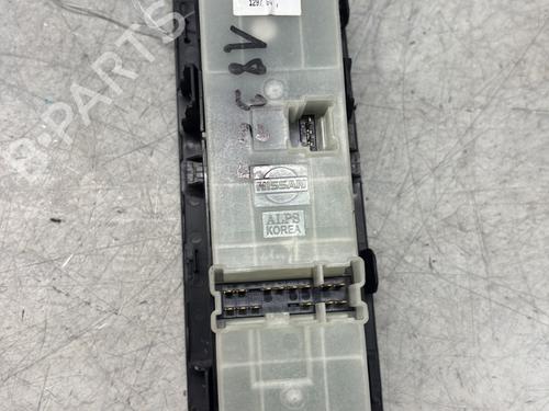 Used Left front window switch Left front window switch NISSAN X-TRAIL II (T31) 2.0 dCi 4x4 (150 hp) 29361905 29361905