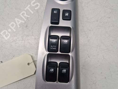 Used Left front window switch KIA SPORTAGE II (JE_, KM_) 2.0 CRDi (140 hp) 29368435