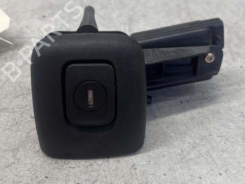 switch-renault-clio-ii-bb_-cb_-1998-1999-2000-2001-2002-2003-2004-2005-2006-2007-2008-2009-2010-2011-2012-2013-2014-2015-2016-31957151 main image