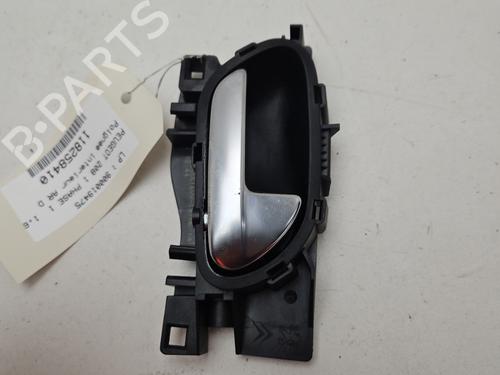 Used Rear right interior door handle Rear right interior door handle PEUGEOT 208 I (CA_, CC_) 1.6 HDi (92 hp) 31025917 31025917