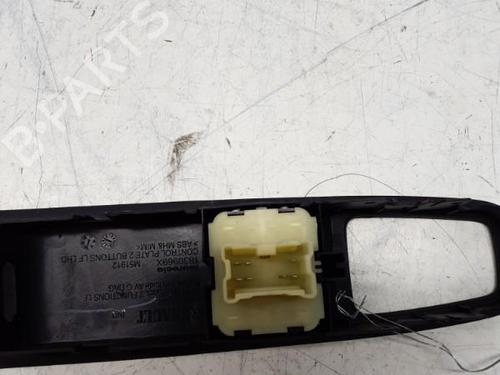Left front window switch RENAULT CLIO IV (BH_) 0.9 TCe 90 (BHNF, BHMA, BHMH, BHJK, BHJR) | BP29367816I27 