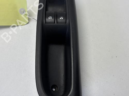 Fensterheberschalter links vorne für RENAULT CLIO II (BB_, CB_) 1.2 LPG (58 hp) 29363079