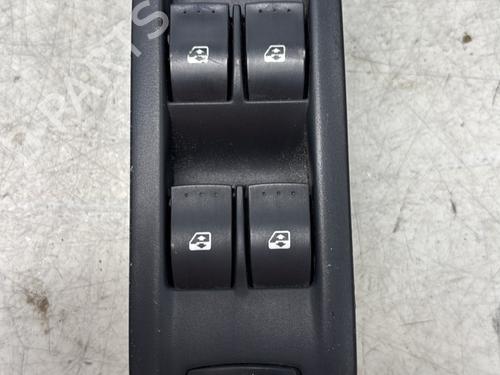 Mando elevalunas delantero izquierdo AUDI A3 (8L1) 1.9 TDI (110 hp) 29363278