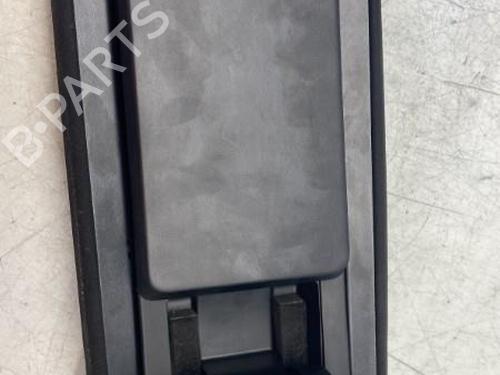 Used Armrest / Center console Armrest / Center console RENAULT MEGANE IV Hatchback (B9A/M/N_) 1.5 dCi 110 (B9A3) (110 hp) 29369591 29369591