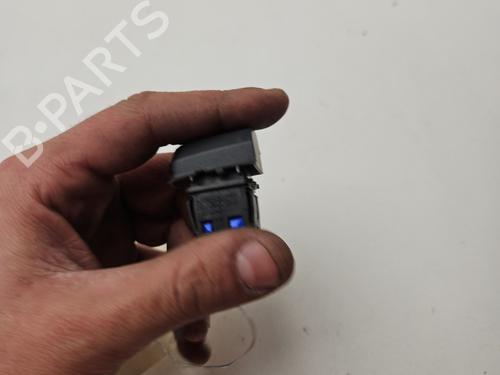 Used Warning switch Warning switch PEUGEOT 2008 I (CU_) 1.2 THP 110 / PureTech 110 (110 hp) 31957433 31957433