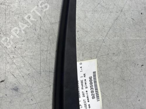 Used Rear windshield wiper arm Rear windshield wiper arm 30658643 30658643