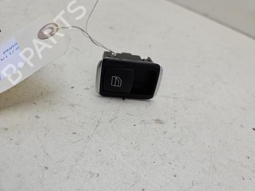 Comutador vidro trás esquerdo Comutador vidro trás esquerdo MERCEDES-BENZ B-CLASS Sports Tourer (W246, W242) B 160 CDI / d (246.211) (90 hp) 33738289 33738289