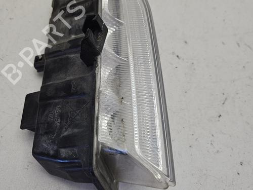 Used Left daytime light Left daytime light 37684329 37684329