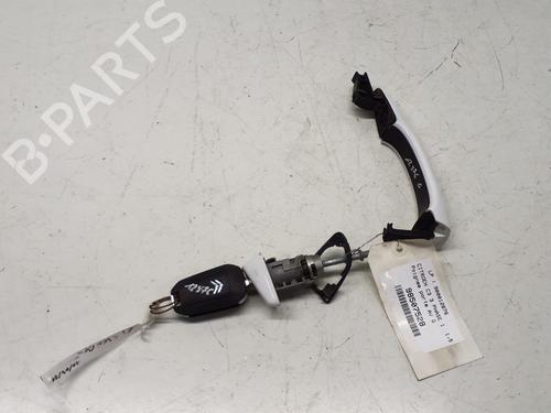 Used Front left exterior door handle CITROËN C3 III (SX) 1.5 BlueHDi 100 (SXYHYP, SXYHTU) (102 hp) 29368697