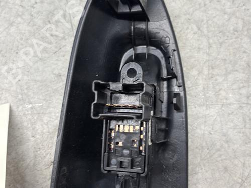 Right front window switch NISSAN JUKE (F15) 1.5 dCi | BP29365677I26