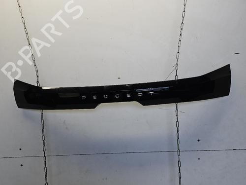 Used Rear center light Rear center light 38912517 38912517