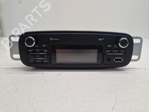 Used Radio RENAULT CLIO IV (BH_) 1.5 dCi 75 (75 hp) 29368600