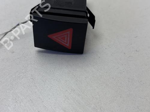 Used Warning switch Warning switch VW POLO IV (9N_, 9A_) 1.4 TDI (75 hp) 31957176 31957176