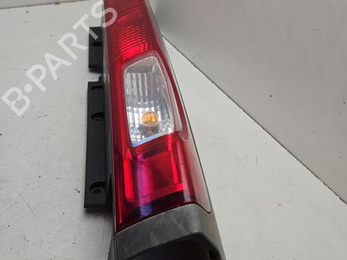 Piloto trasero derecho RENAULT TRAFIC II Van (FL) 1.9 dCi 80 (FL0B) (82 hp) 32373420