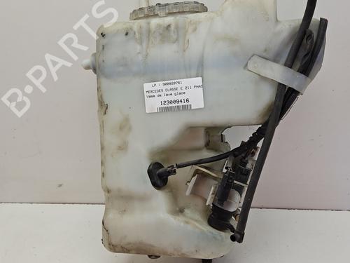 Used Windscreen washer tank Windscreen washer tank MERCEDES-BENZ E-CLASS (W211) E 320 CDI (211.022) (224 hp) 33238205 33238205